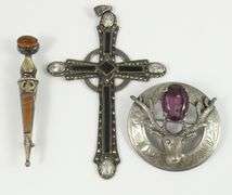 PENDANT & TWO PINS