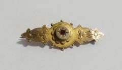 9KT GOLD BROOCH