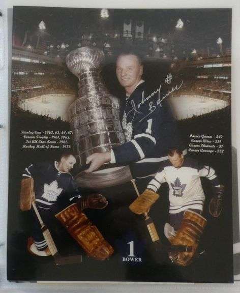 BINDER OF TORONTO MAPLE LEAFS AUTOGRAPHED PHOTOS