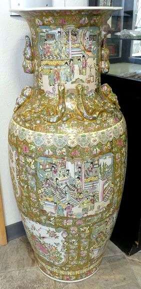 CHINESE "ROSE MEDALLION" PALACE VASE