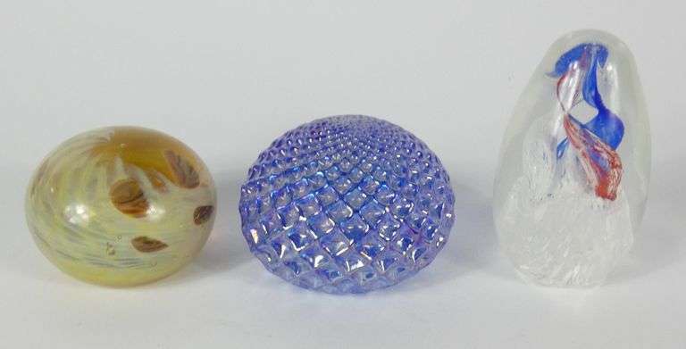 6 PAPERWEIGHTS