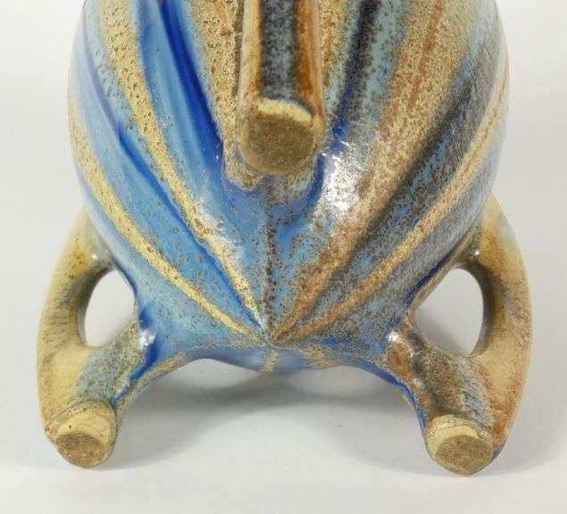 ART POTTERY VASE