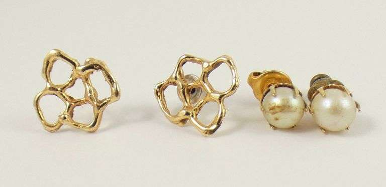 2 PAIRS PIERCED EARRINGS