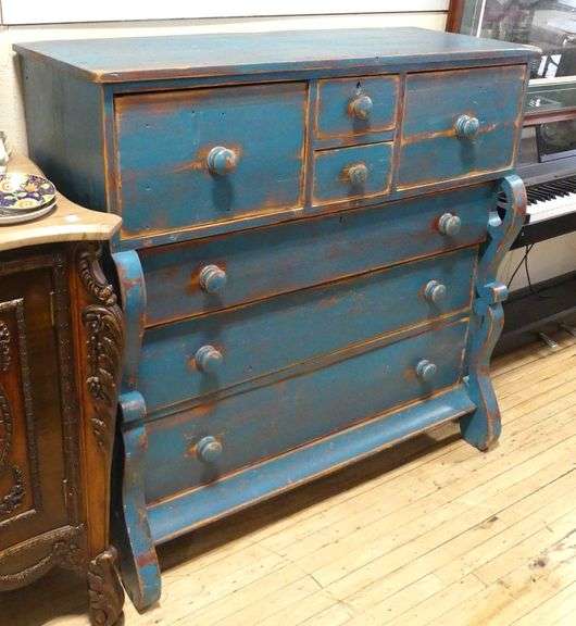 SHABBY CHIC BONNET CHEST