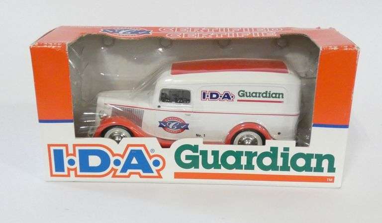 COIN BANK & TOY CAR