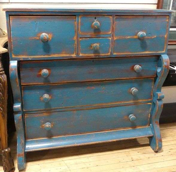 SHABBY CHIC BONNET CHEST