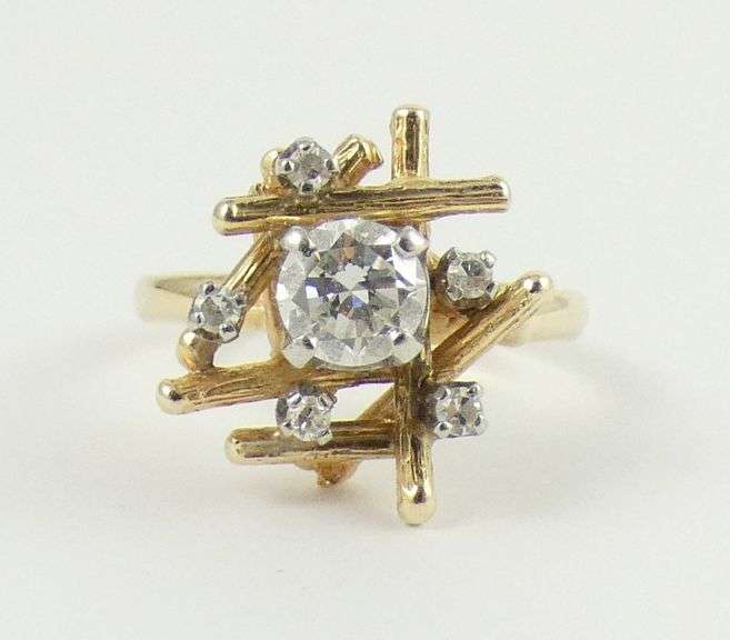 LADIES' VINTAGE DIAMOND RING