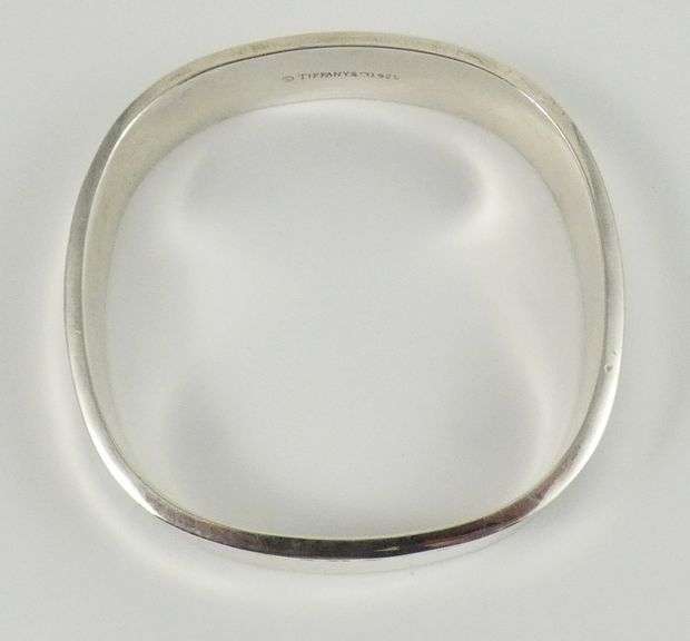 TIFFANY BANGLE BRACELET