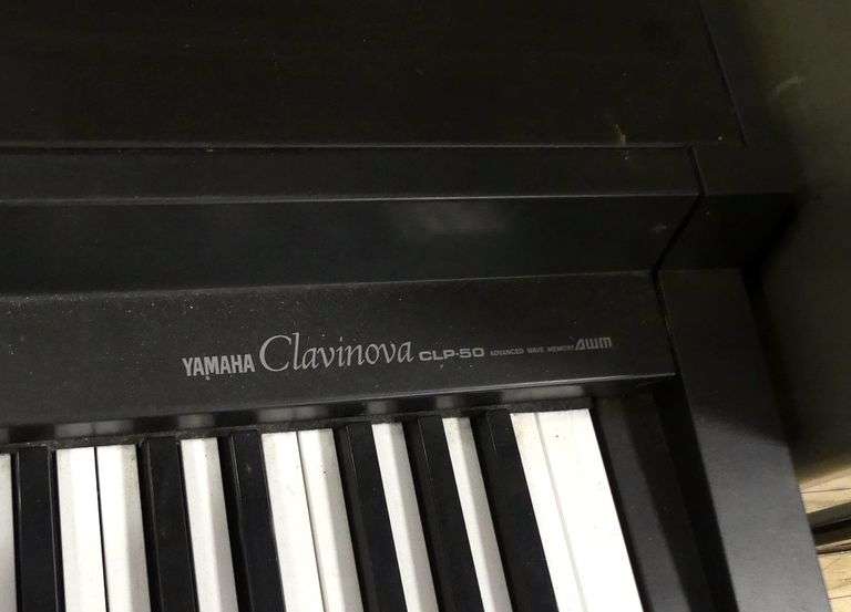 YAMAHA CLAVINOVA