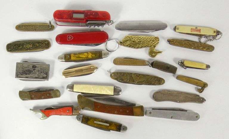 22 POCKET KNIVES