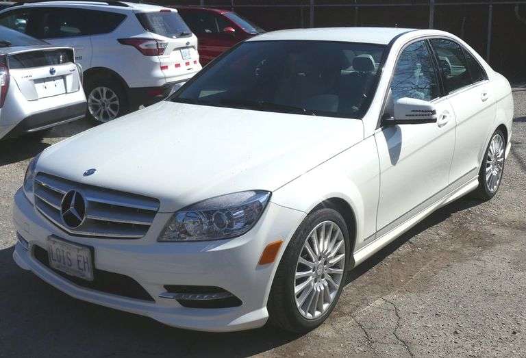 2011 MERCEDES-BENZ C250