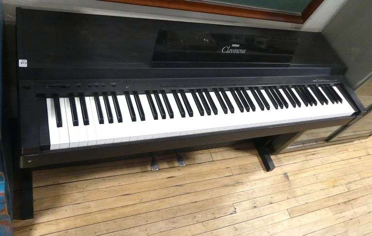 YAMAHA CLAVINOVA