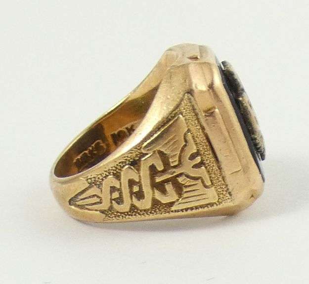 MEN'S SIGNET RING