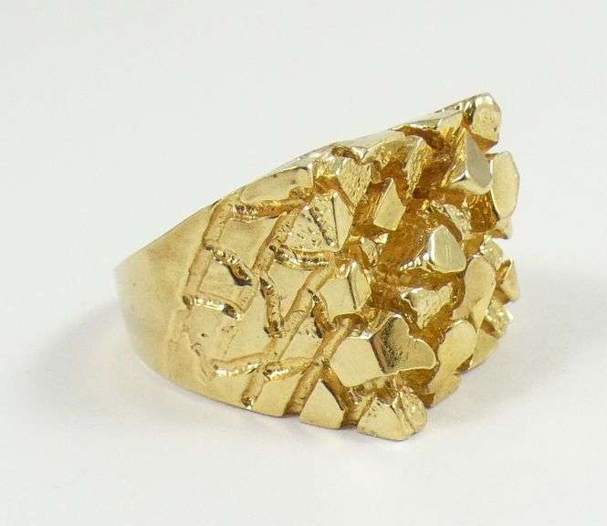 GENTLEMEN'S HEAVY GOLD RING