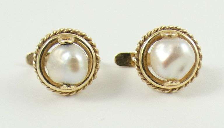 PAIR GOLD EARRINGS