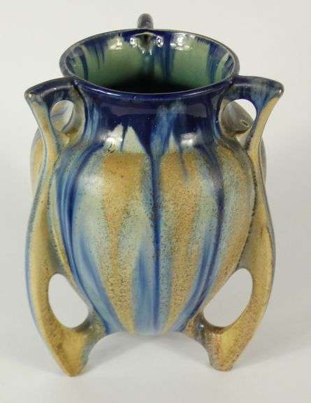 ART POTTERY VASE