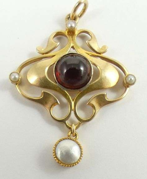 ANTIQUE GOLD PENDANT