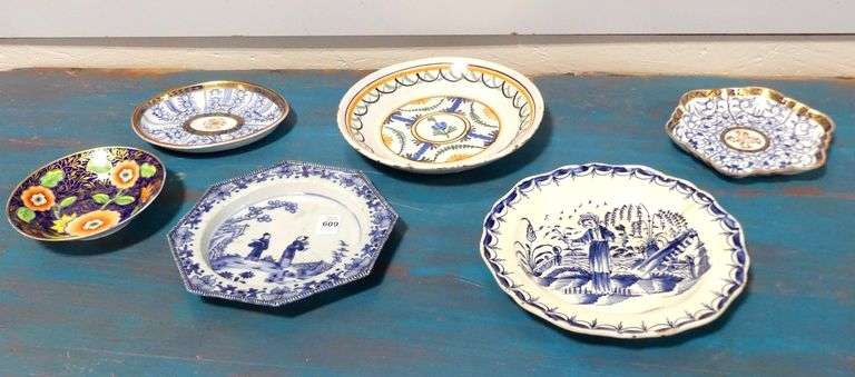 SIX PIECES OF ANTIQUE CHINA