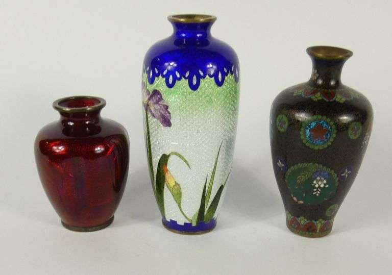 3 CHINESE CABINET VASES