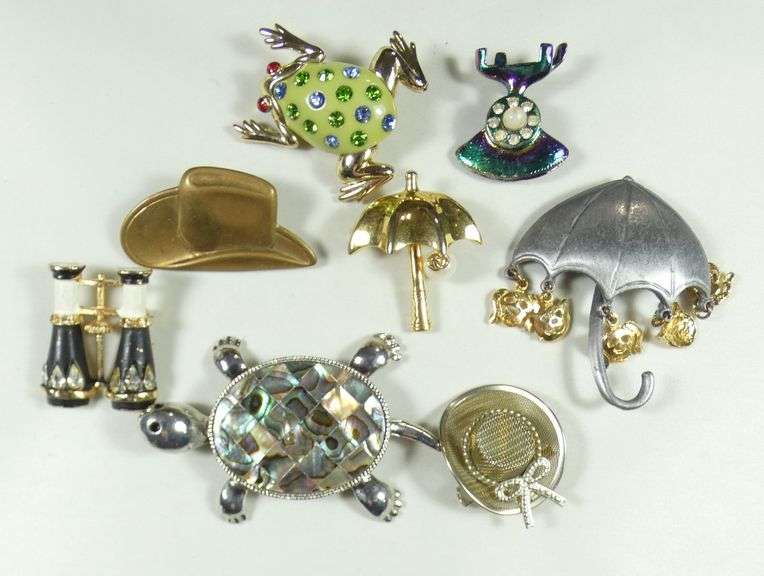 FASHION BROOCHES