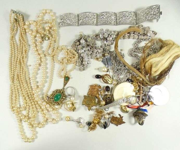 VINTAGE & ANTIQUE FASHION, ETC.