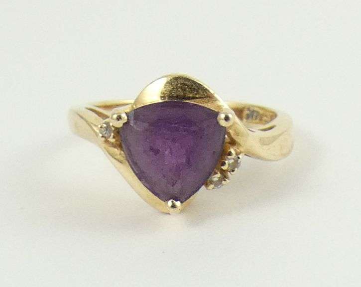 LADIES' AMETHYST RING