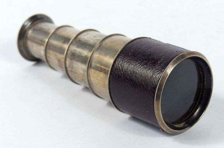 FOUR-DRAW MONOCULAR TELESCOPE