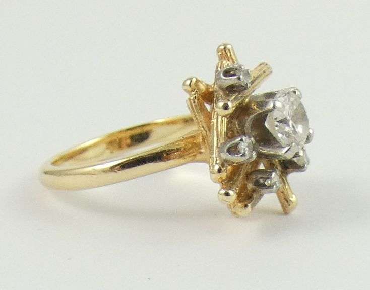 LADIES' VINTAGE DIAMOND RING
