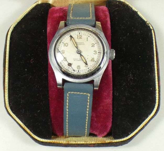 11 ANTIQUE & VINTAGE WATCHES