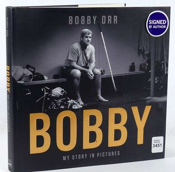 BOBBY ORR SIGNED BOOK