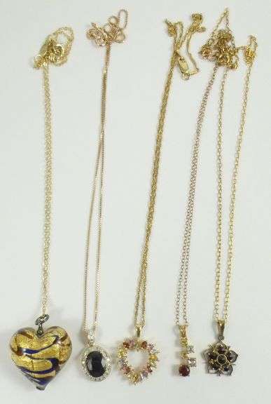 5 PENDANT NECKLACES