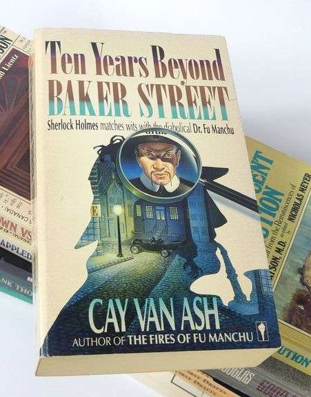 12 SHERLOCK HOLMES PAPERBACKS