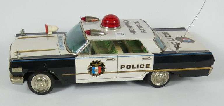 2 LARGE TINPLATE TOY CARS