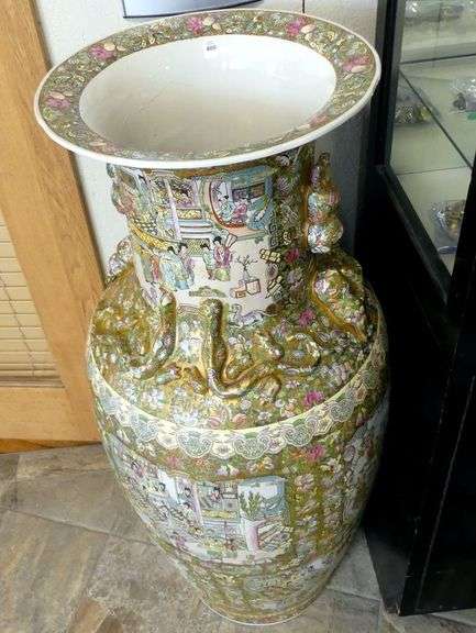CHINESE "ROSE MEDALLION" PALACE VASE