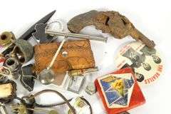 COLLECTIBLES & CURIOS