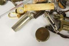 COLLECTIBLES & CURIOS