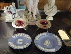 FIGURINES AND TABLE ACCESSORIES