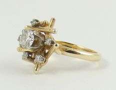 LADIES' VINTAGE DIAMOND RING