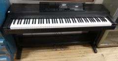 YAMAHA CLAVINOVA