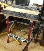 INDUSTRIAL LIGHTS, TRIPOD STAND AND WORK TABLE