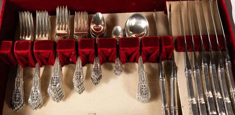 WALLACE "ROSE POINT" STERLING SILVER FLATWARE