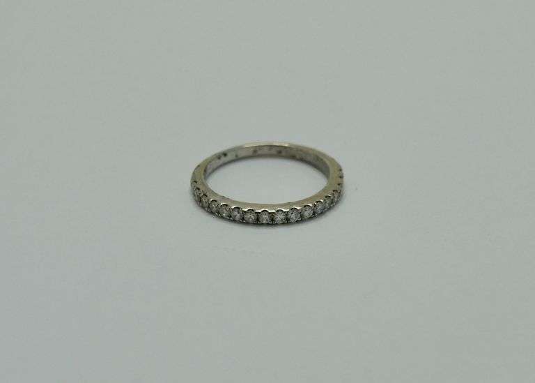 14KT GOLD AND DIAMOND RING
