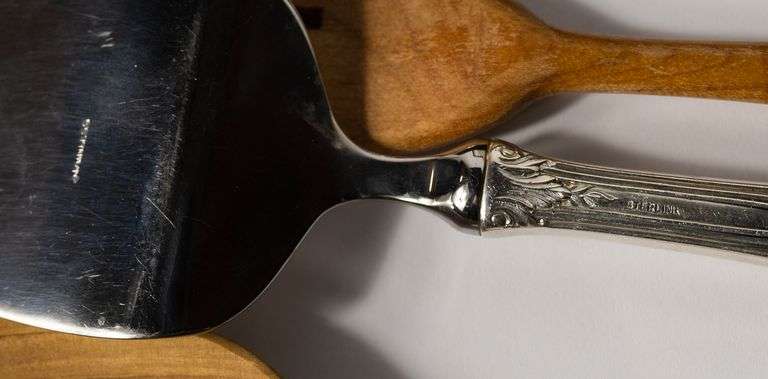WALLACE "ROSE POINT" STERLING HANDLED SERVERS
