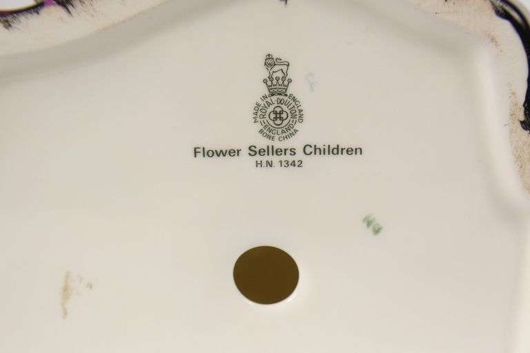 DOULTON "FLOWER SELLER'S CHILDREN"