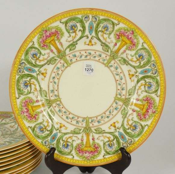 SET ROYAL WORCESTER PLATES