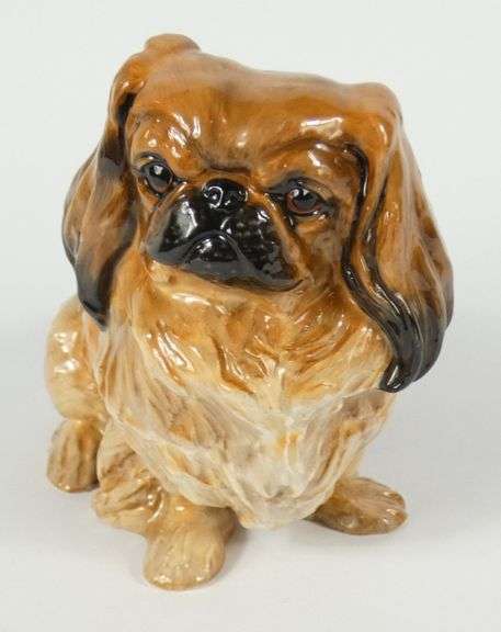 LARGE DOULTON PEKINGESE