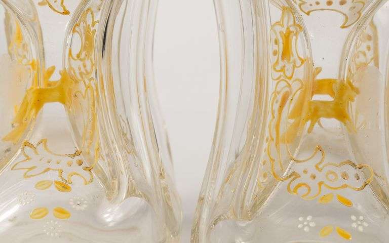 PAIR OF VICTORIAN GLASS DECANTERS