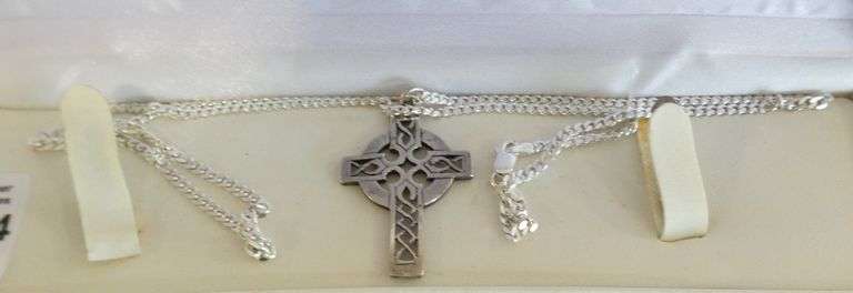 STERLING "CELTIC CROSS" PENDANT ON STERLING CHAIN