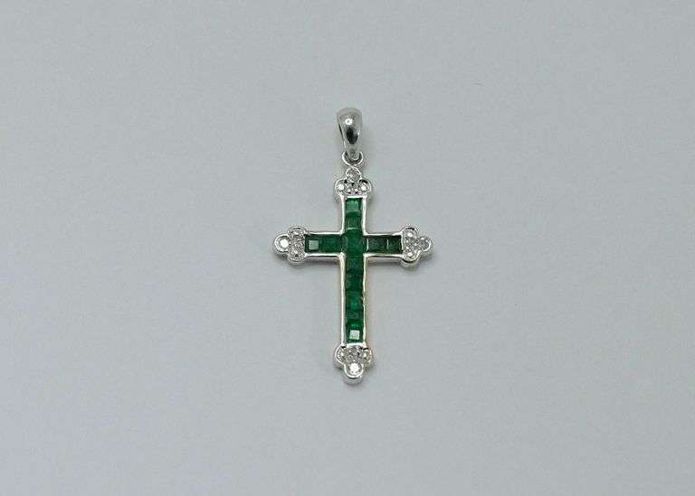 18KT EMERALD CROSS