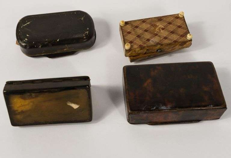 FOUR ANTIQUE SNUFF BOXES